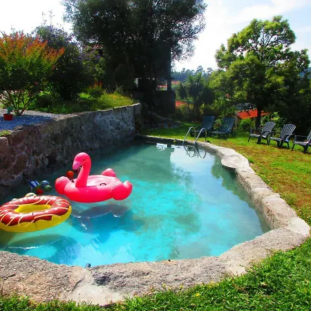 ファームステイ Quinta Do Riacho ポーヴォア・デ・ラニョゾ